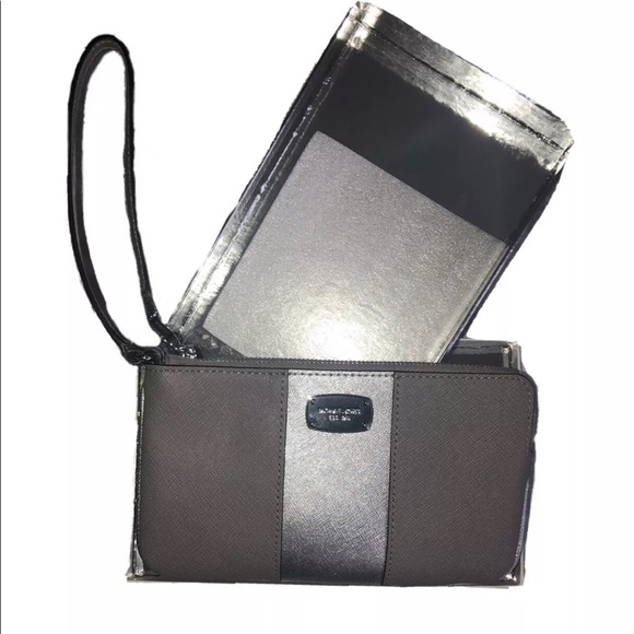 Michael Kors Met Center Stripe Leather Wristlet - Picture 7 of 11